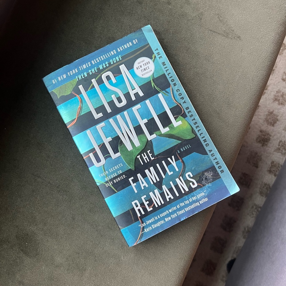 Lisa Jewell "The Family Remains" Paperback Book